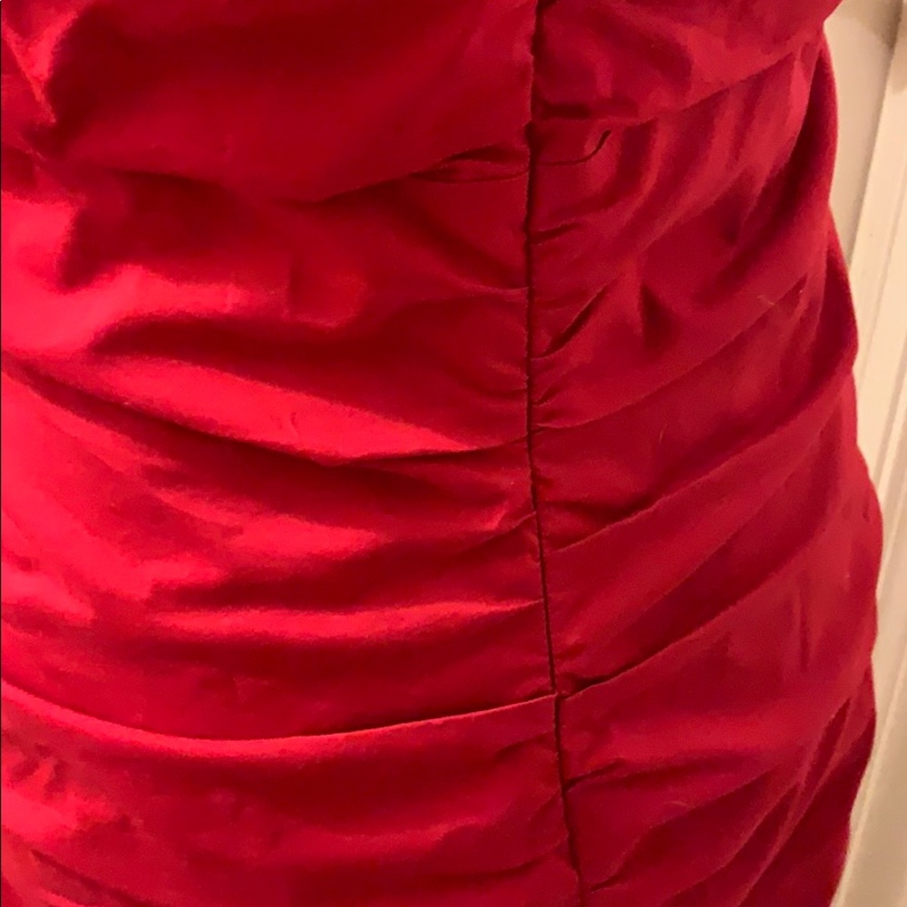 Red dress - Picture 7 of 8
